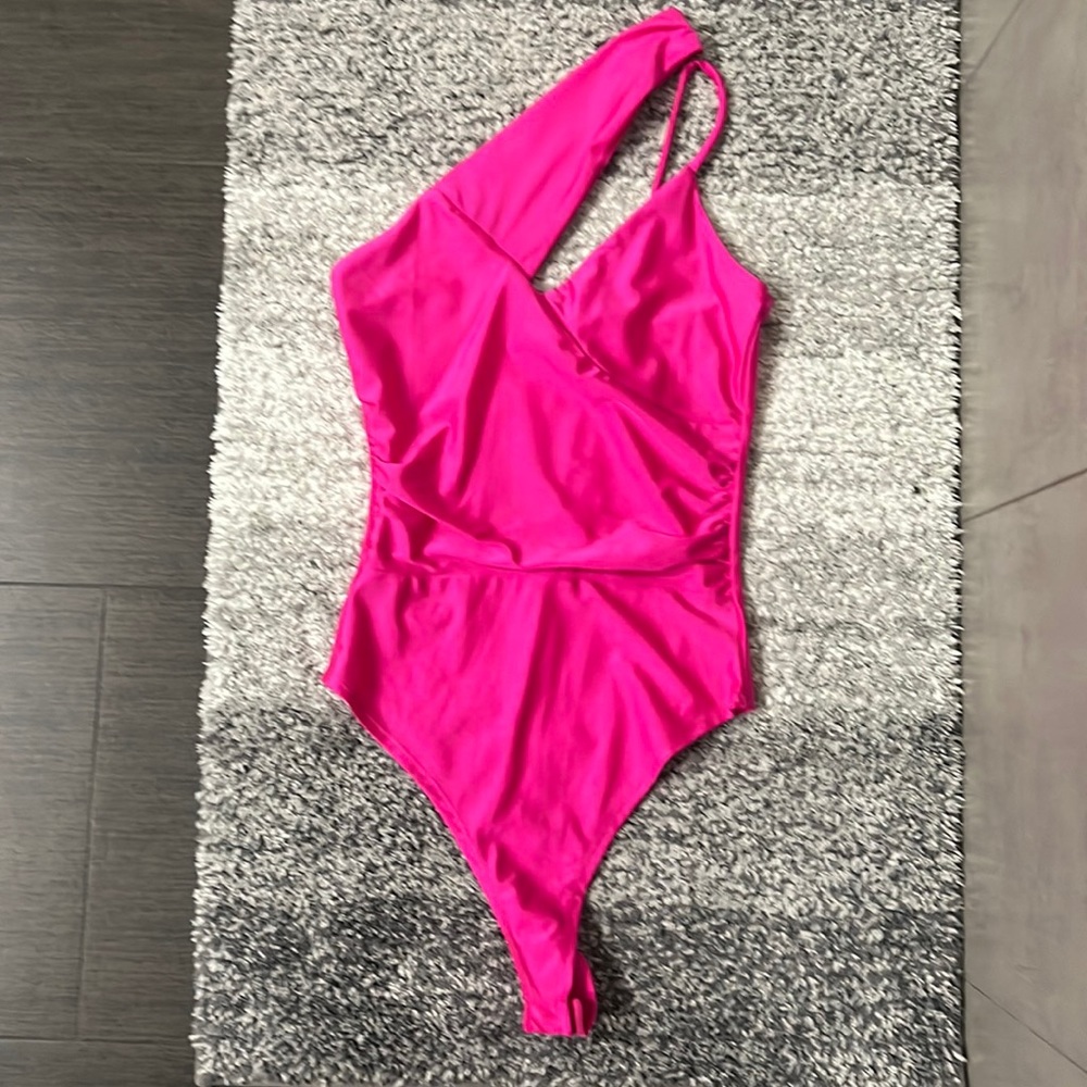 Neon pink bodysuit! With keyhole and one shoulder!